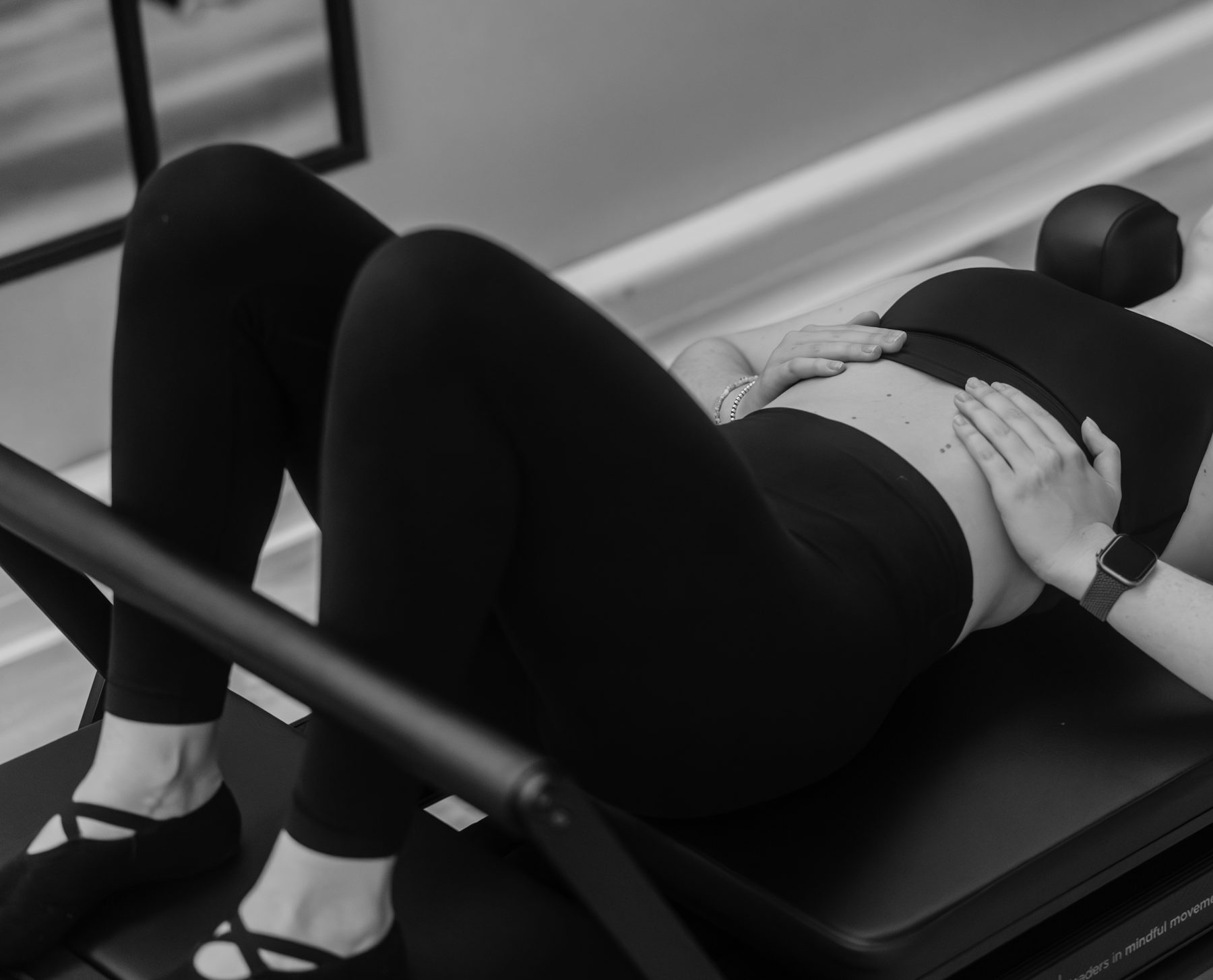 Reformer Pilates Bridge mit Korrektur